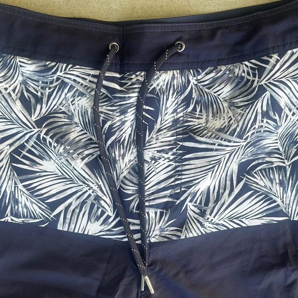 Fair Harbor feature drawstring